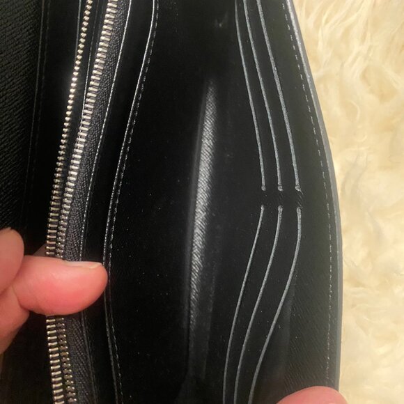 LOUIS VUITTON Epi Portefeuille Sarah Wallet in Black - Picture 16 of 17